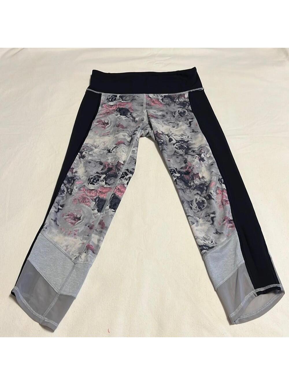 Lululemon If You’re Lucky Capri Size Four - Picture 4 of 9